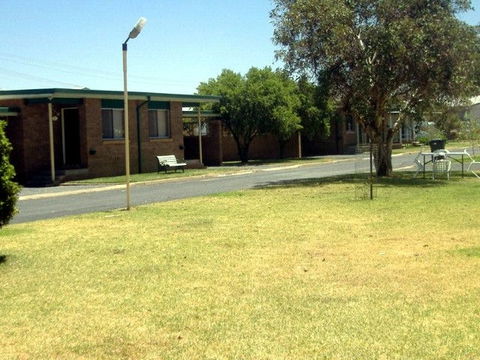 Country Club Caravan Park - Port Augusta Accommodation 1