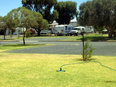 Country Club Caravan Park - Port Augusta Accommodation 2