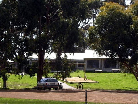 Seal Bay Cottages (Kaiwarra) - Port Augusta Accommodation 3
