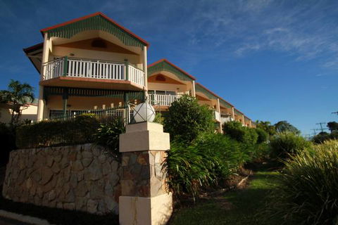 Tinaroo Lake Resort - Holiday Apartments - Port Augusta Accommodation 3