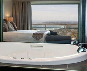 Arthurs Views - Port Augusta Accommodation 3