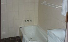 Blue Mountains Manor House - - Port Augusta Accommodation 3