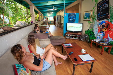 Mission Beach Retreat YHA - Port Augusta Accommodation 4