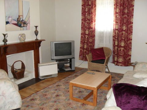 Aaron Cottage - Port Augusta Accommodation 4