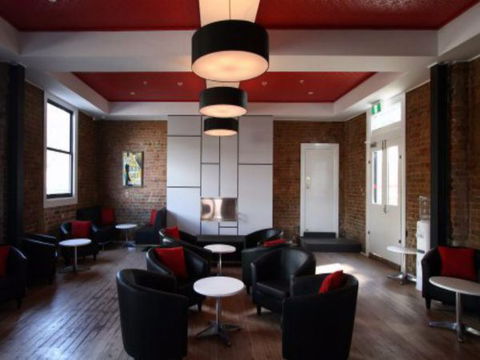 Cow And Calf Hotel - Port Augusta Accommodation 2