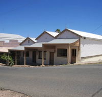 Carmines Antiques and Accommodation - Port Augusta Accommodation