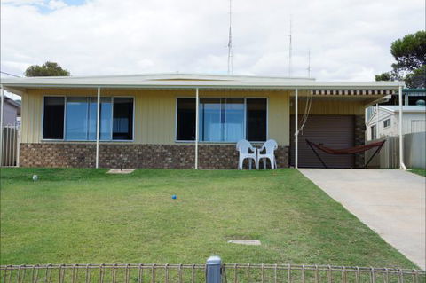 Family Tides - Port Augusta Accommodation 0