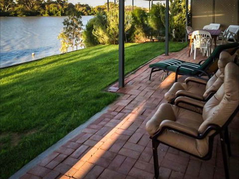 River Shack Rentals - Living The Dream - Port Augusta Accommodation 24