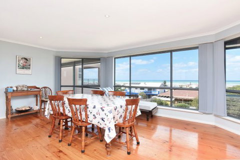 Ambergris - Port Augusta Accommodation 2