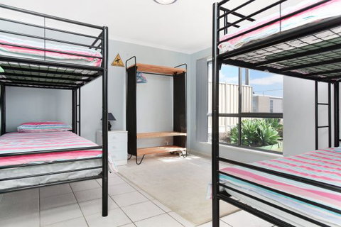 Ambergris - Port Augusta Accommodation 7