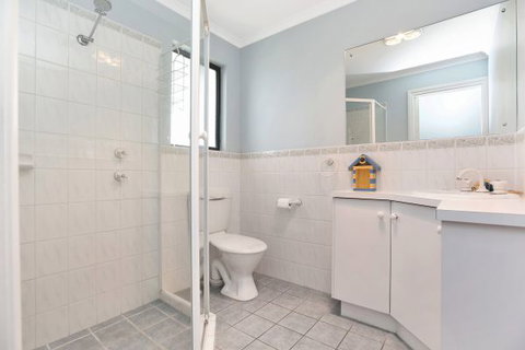 Ambergris - Port Augusta Accommodation 8