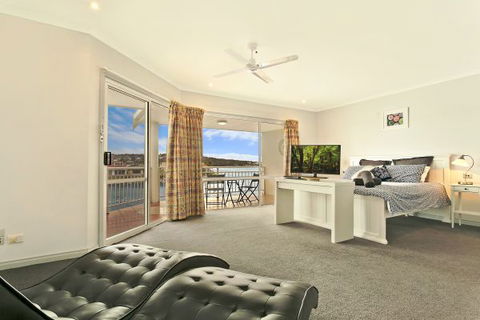 SALT Waterfront Apartment - Port Augusta Accommodation 4