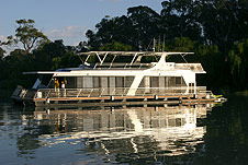 Whitewater Houseboat - Port Augusta Accommodation 0