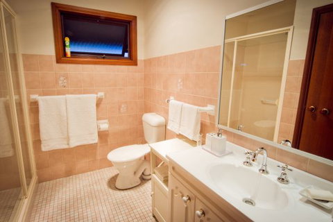 Camden Hillview - Port Augusta Accommodation 5