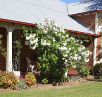Strayleaves Elegant Accommodation - Port Augusta Accommodation