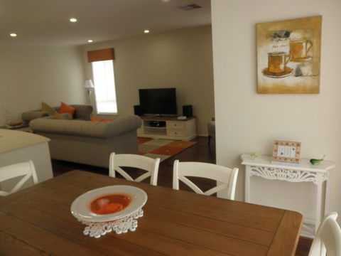 C&C's Bed And Breakfast - Port Augusta Accommodation 8