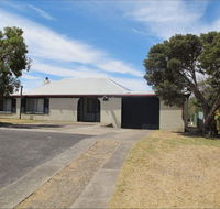 Carthew Street Holiday Home - Port Augusta Accommodation