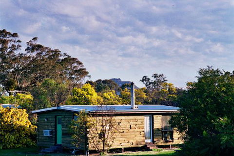Mount Zero Log Cabins - Port Augusta Accommodation 0