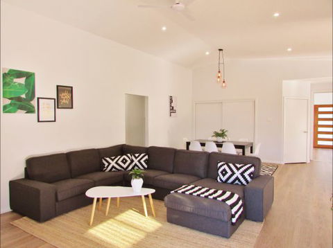 All Decked Out: Lake Conjola - Port Augusta Accommodation 5