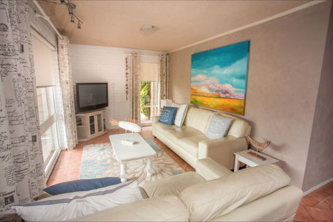Arlingtons Accommodation - Port Augusta Accommodation 5