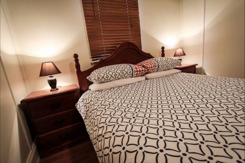 Heather's Mica Cottage - Port Augusta Accommodation 0