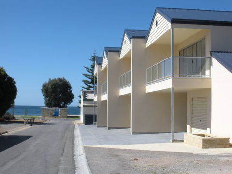 Karen's Cabins And Apartments - Port Augusta Accommodation 0