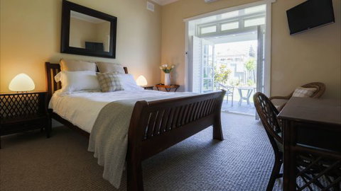 Merewether Beach House B And B - Port Augusta Accommodation 1