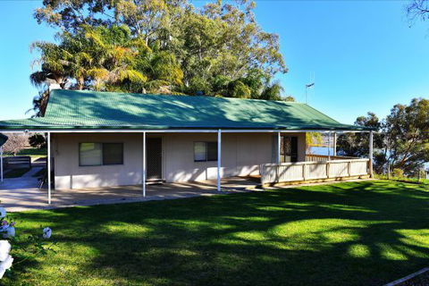 Mundic Waterfront Cottages - Port Augusta Accommodation 1