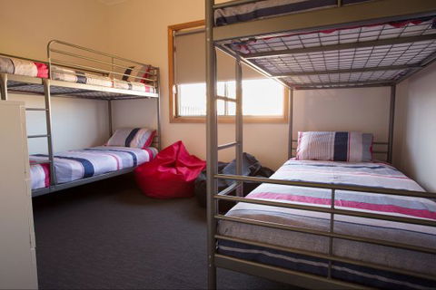 RED FIN Part Of BLUE FIN HOLIDAY HOMES - Port Augusta Accommodation 5
