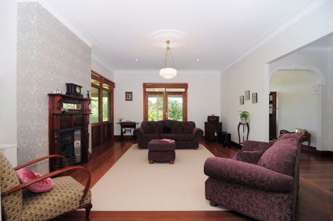 Reign Manor And Coach House - Port Augusta Accommodation 4