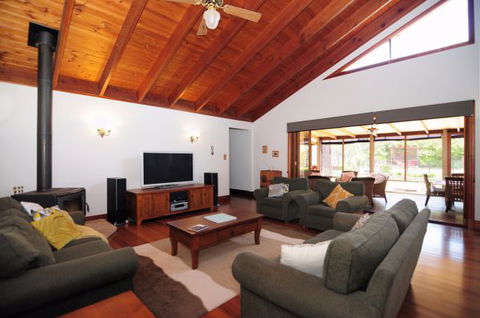 Reign Manor And Coach House - Port Augusta Accommodation 6