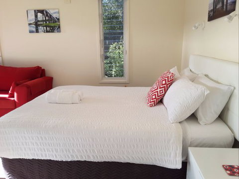 Springtide Studio Apartments - Port Augusta Accommodation 1