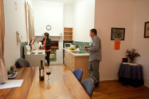 Black Jack Get-A-Way - Nana's Home - Port Augusta Accommodation 3