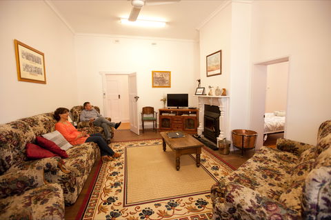 Black Jack Get-A-Way - Nana's Home - Port Augusta Accommodation 4