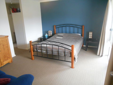 Decked Out In Vincent - Port Augusta Accommodation 4