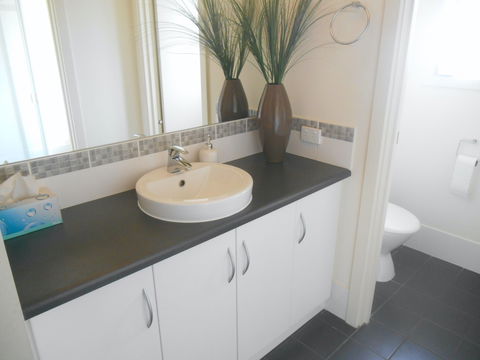 Decked Out In Vincent - Port Augusta Accommodation 7