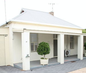 Squatters Cottage
