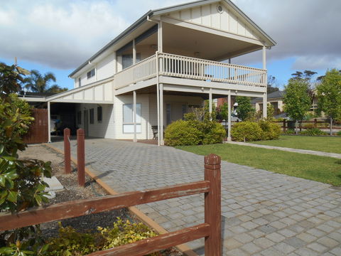 The Breezeway - Port Augusta Accommodation 0