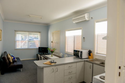 Bridge Cottage - Port Augusta Accommodation 1