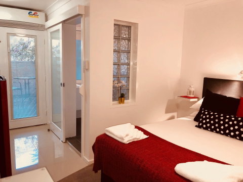 Canberra Short Term And Holiday Accommodation - Port Augusta Accommodation 0