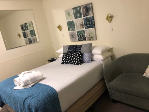 Canberra Short Term And Holiday Accommodation - Port Augusta Accommodation 7