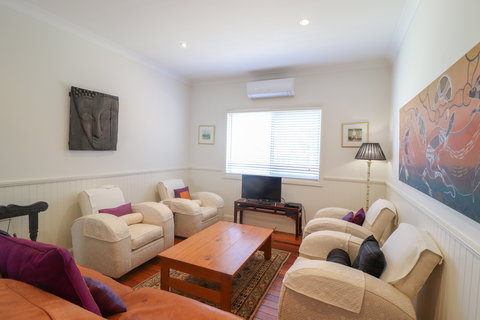 Embrace Cottage At Catherine Hill Bay - Port Augusta Accommodation 2