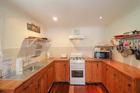 Embrace Cottage At Catherine Hill Bay - Port Augusta Accommodation 5