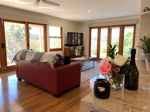 Hahndorf Luxury Lodge - Port Augusta Accommodation 0