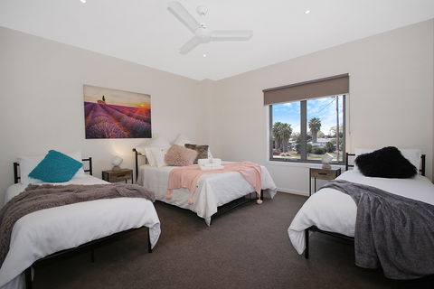 Mulwala Townhouse Two - Port Augusta Accommodation 4