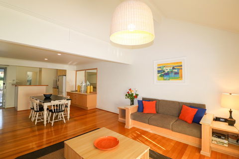 Shearwater Deluxe Villa - Port Augusta Accommodation 3