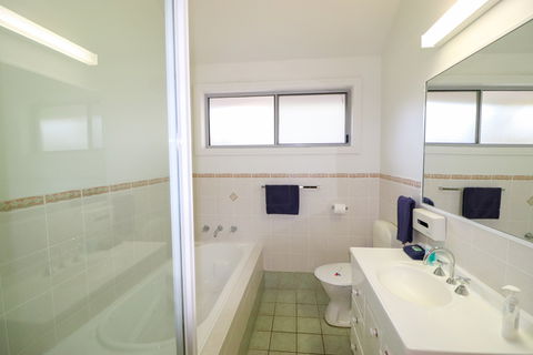 Shearwater Deluxe Villa - Port Augusta Accommodation 5