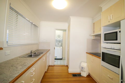 Shearwater Deluxe Villa - Port Augusta Accommodation 7