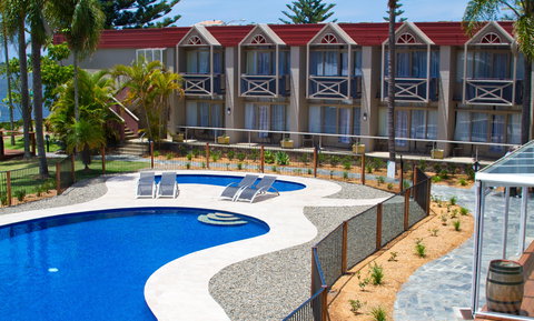 Waters Edge Port Macquarie - Port Augusta Accommodation 1