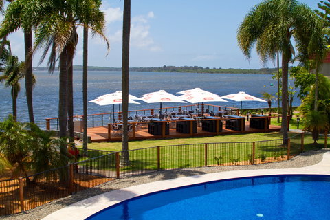 Waters Edge Port Macquarie - Port Augusta Accommodation 2